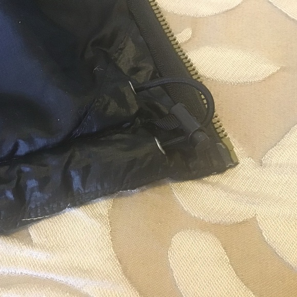 NORTH FACE jacket, black with stitching, zipped front, two side pockets, small - Picture 11 of 12